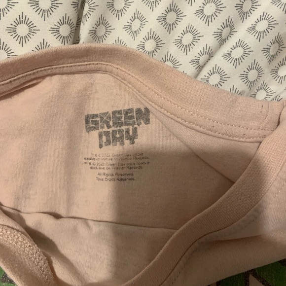 Pink Green Day oversize T-shirt - Picture 2 of 2